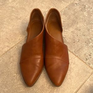 LIKE NEW Universal Thread ankle bootie with cutout